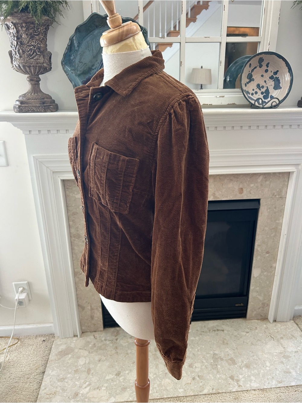 Kut from the Kloth Kyra Stretch Corduroy Jacket in Brown - Picture 5 of 8
